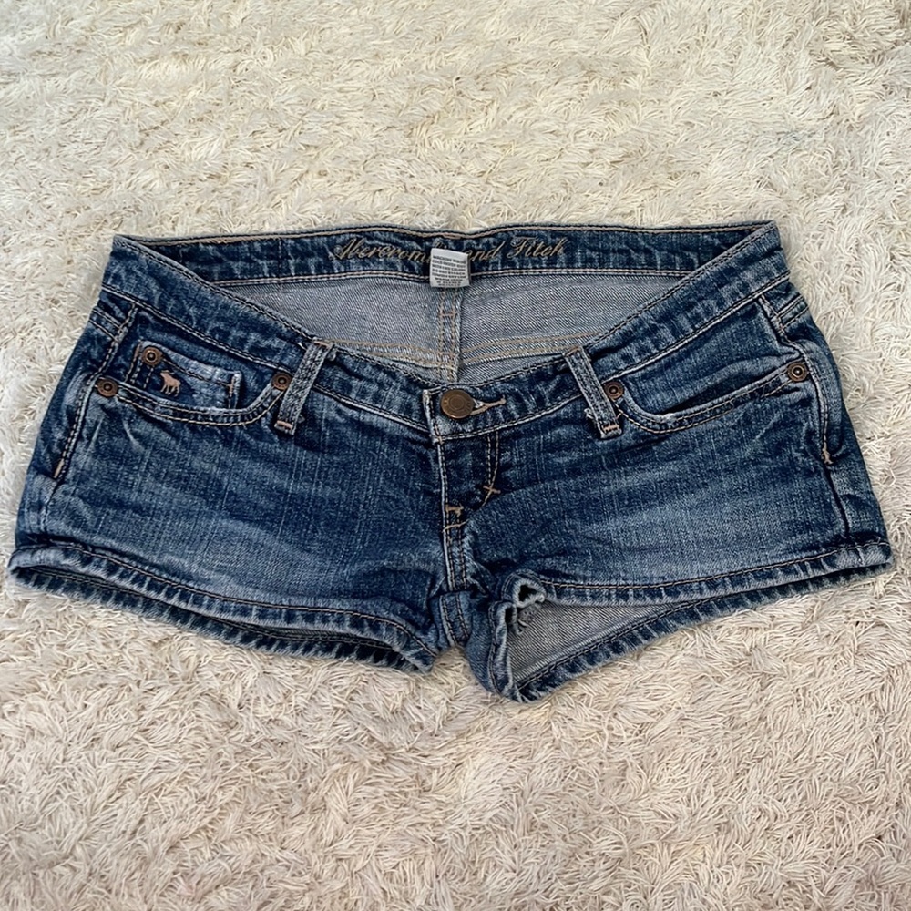 Abercrombie and fitch low rise shorts